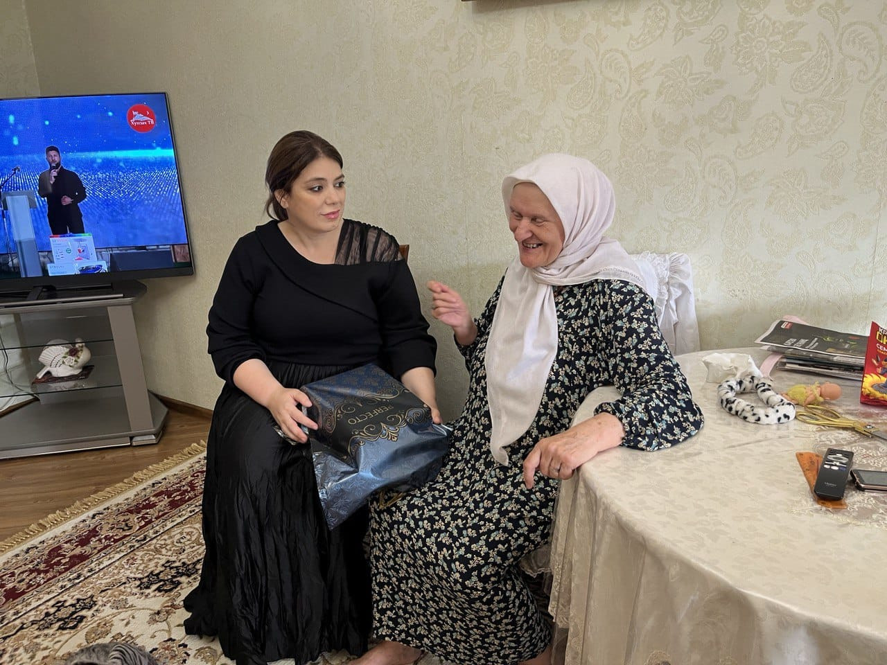 На дому поздравили граждан пожилого возраста